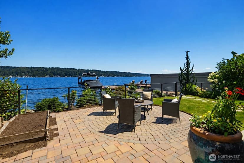 Property photo for 11754 Riviera Place Ne, Seattle photo 7
