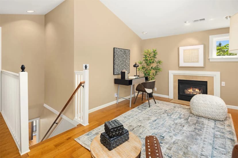 Property photo for 11754 Riviera Place Ne, Seattle photo 21