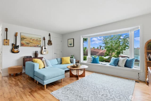 Property photo for 5625 Sw Teig Place, Seattle photo 4