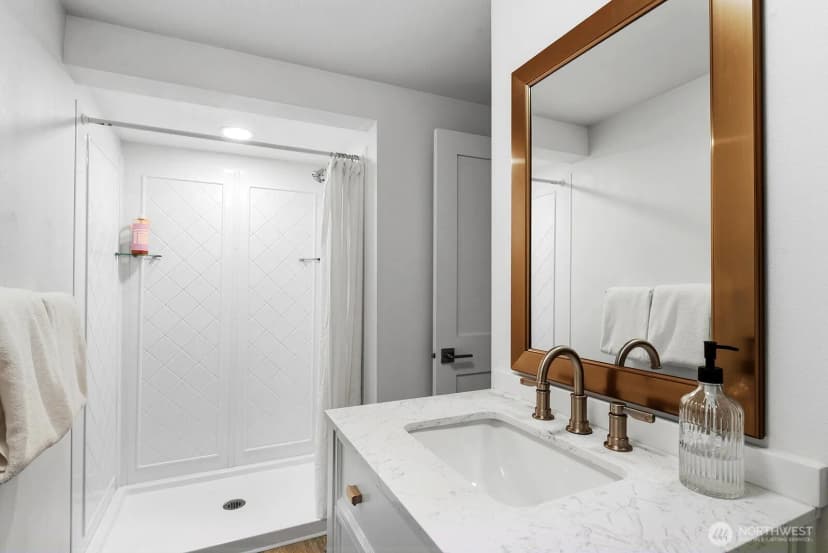 Property photo for 5625 Sw Teig Place, Seattle photo 23