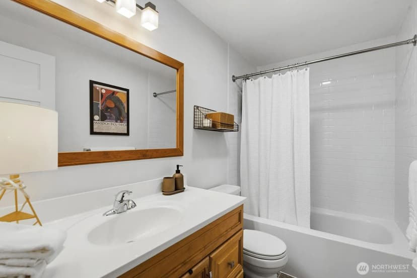 Property photo for 5625 Sw Teig Place, Seattle photo 18