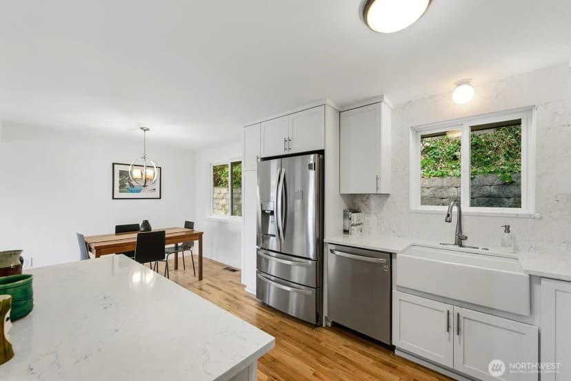 Property photo for 5625 Sw Teig Place, Seattle photo 12
