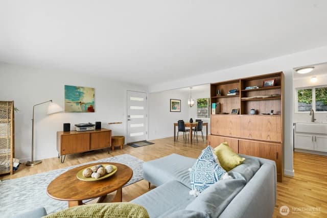 Property photo for 5625 Sw Teig Place, Seattle photo 5