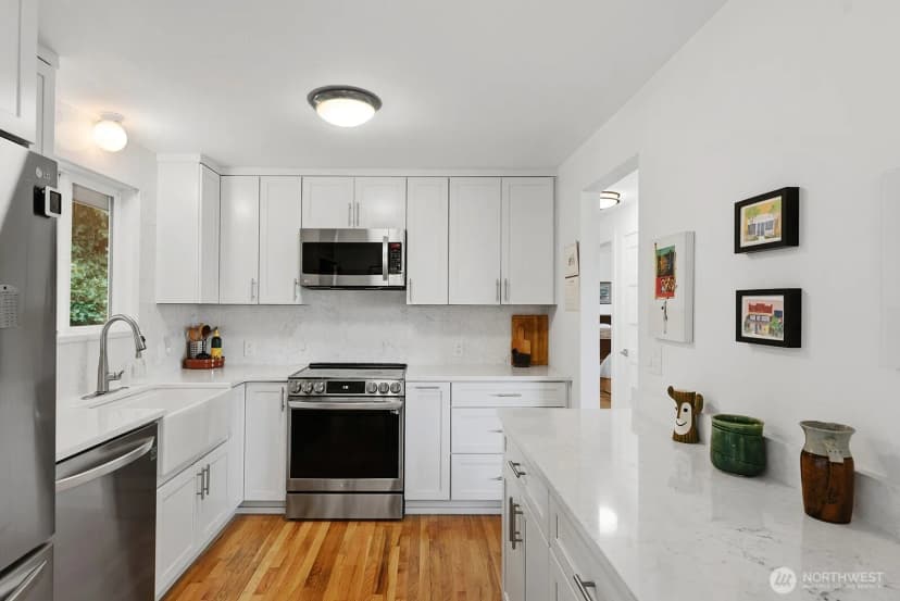 Property photo for 5625 Sw Teig Place, Seattle photo 9