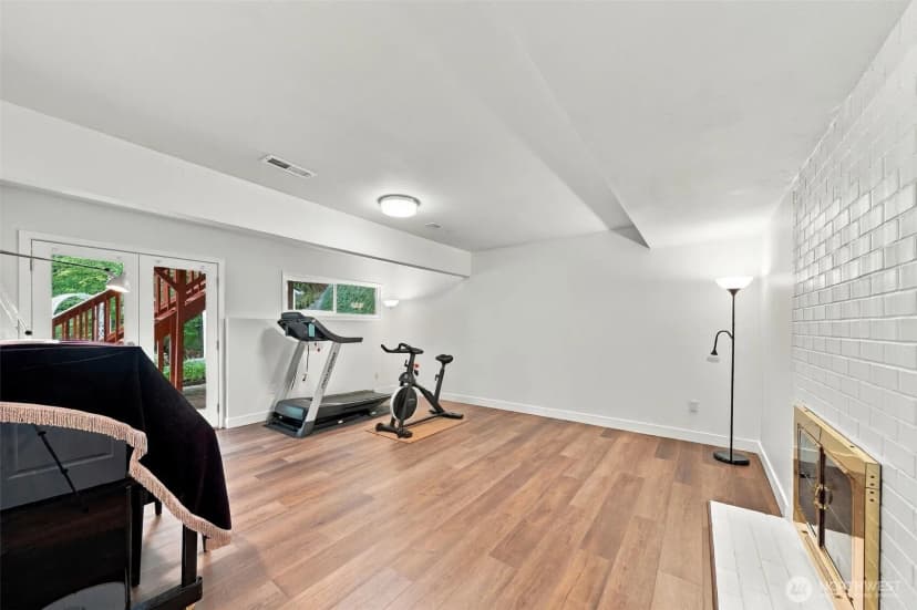 Property photo for 17101 Ne 28th Place, Bellevue photo 26