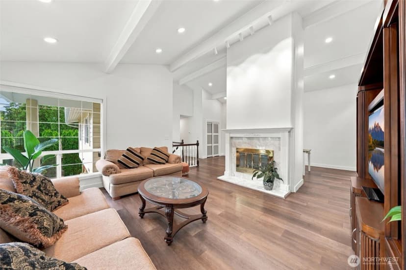 Property photo for 17101 Ne 28th Place, Bellevue photo 6