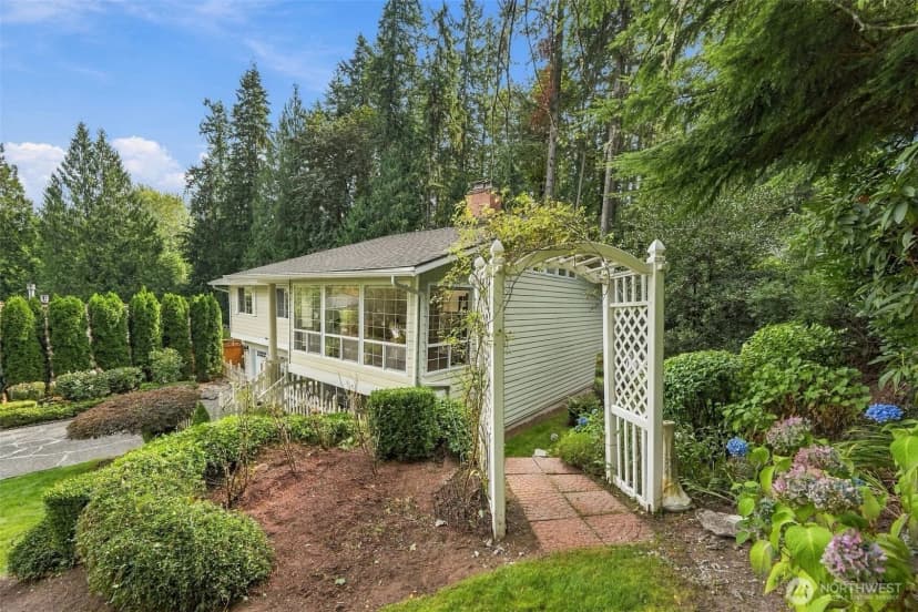 Property photo for 17101 Ne 28th Place, Bellevue photo 30