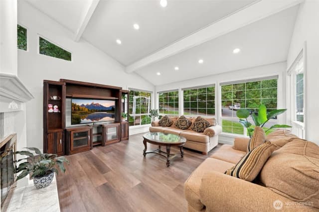 Property photo for 17101 Ne 28th Place, Bellevue photo 5
