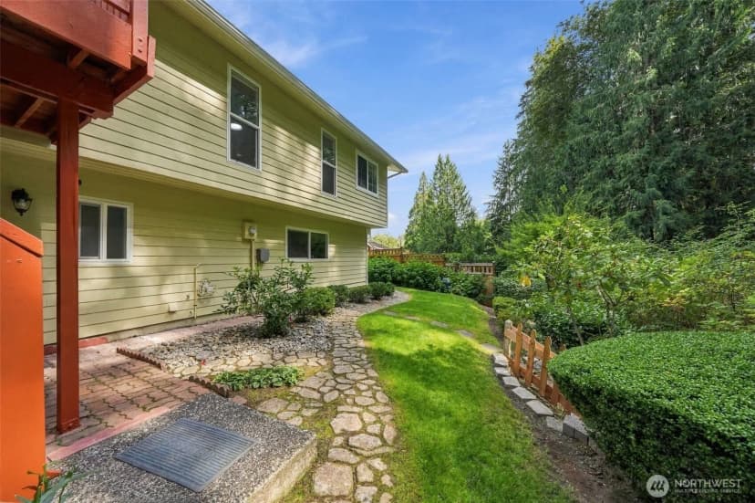 Property photo for 17101 Ne 28th Place, Bellevue photo 34