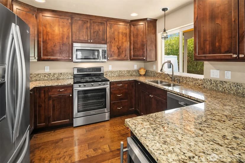 Property photo for 230 Cascade View Drive, Ronald photo 9