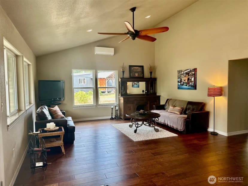 Property photo for 230 Cascade View Drive, Ronald photo 7