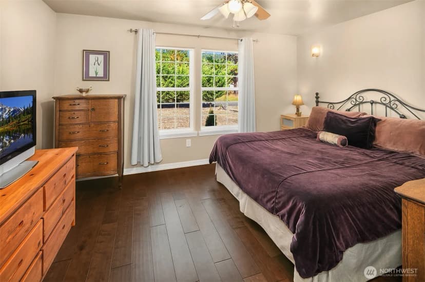 Property photo for 230 Cascade View Drive, Ronald photo 12