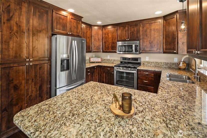 Property photo for 230 Cascade View Drive, Ronald photo 10