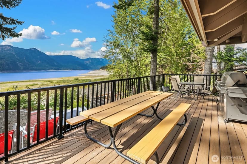 Property photo for 230 Cascade View Drive, Ronald photo 21