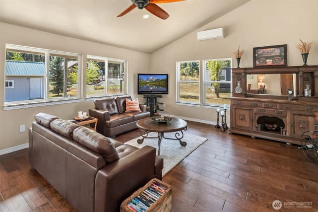 Property photo for 230 Cascade View Drive, Ronald photo 3