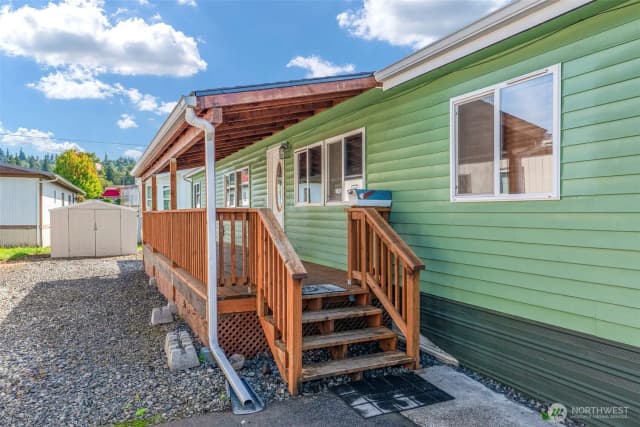 Property photo for 1006 S 12th Avenue, Kelso photo 2