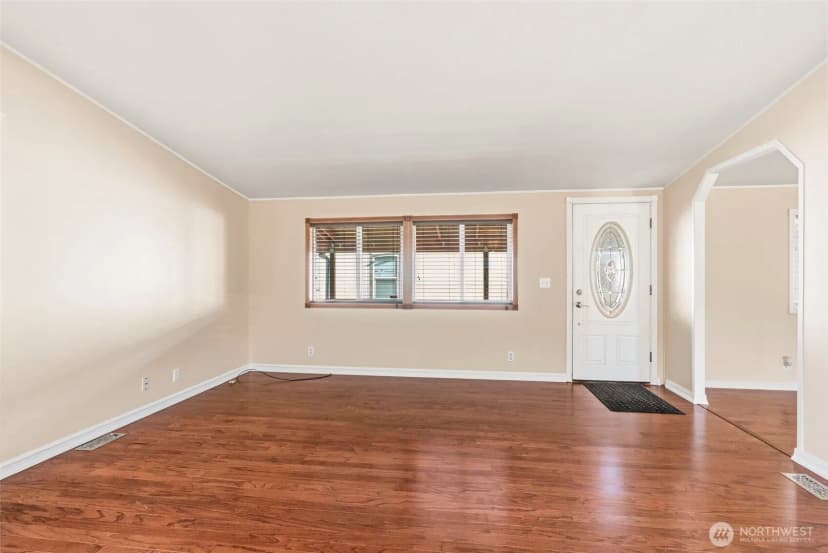 Property photo for 1006 S 12th Avenue, Kelso photo 5