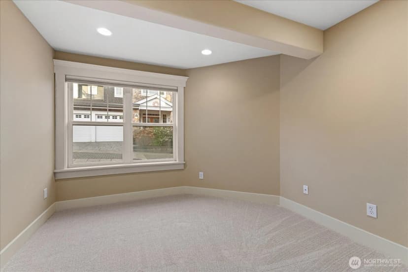 Property photo for 825 Kirkland Way, Kirkland photo 22