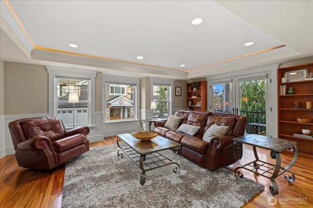 Property photo for 825 Kirkland Way, Kirkland photo 4