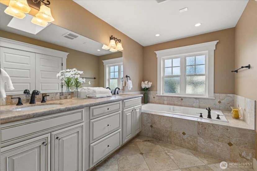 Property photo for 825 Kirkland Way, Kirkland photo 17
