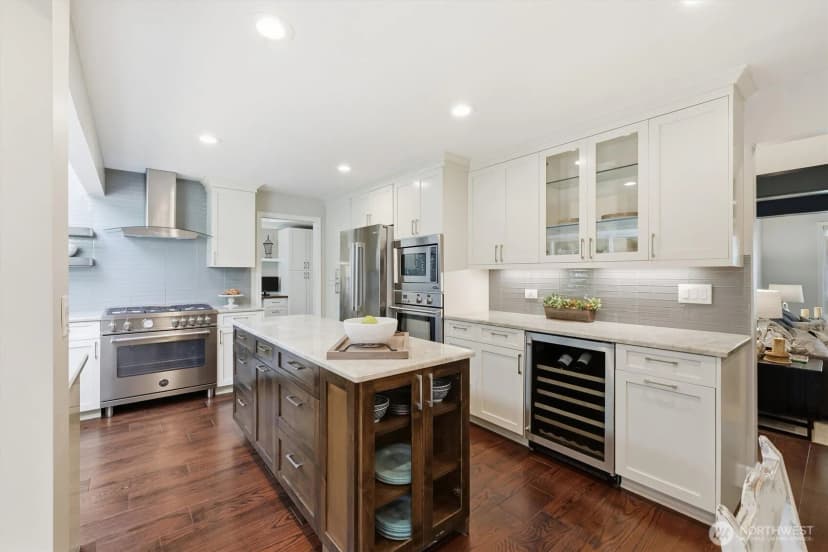 Property photo for 21108 Ne 42nd Street, Sammamish photo 3