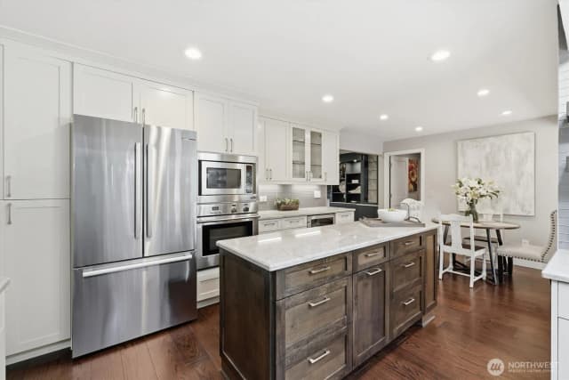 Property photo for 21108 Ne 42nd Street, Sammamish photo 2