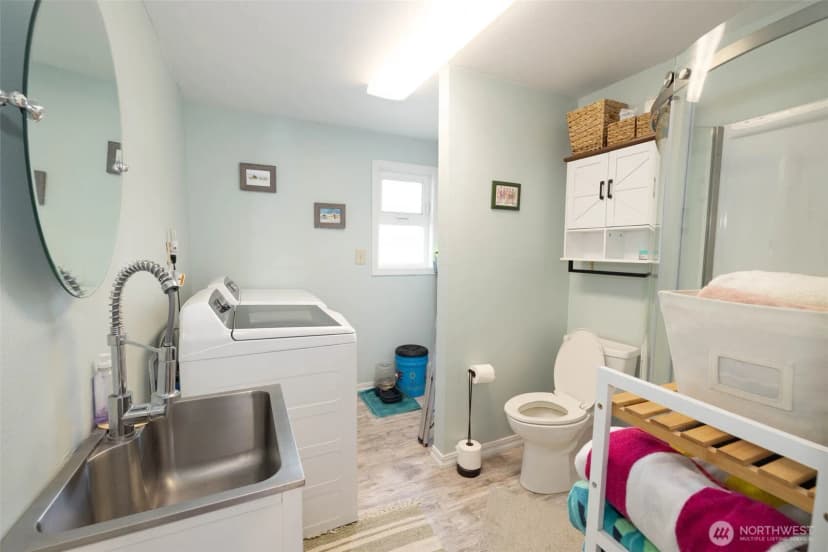 Property photo for 33018 G Place, Ocean Park photo 9