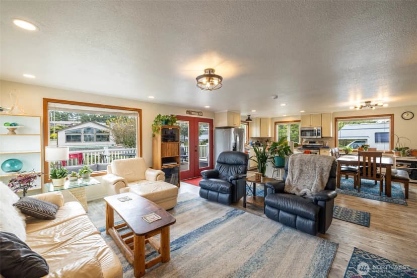 Property photo for 33018 G Place, Ocean Park photo 6