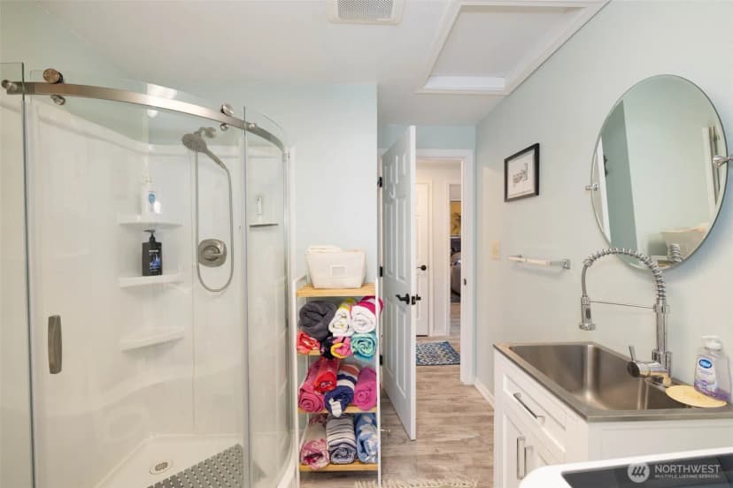 Property photo for 33018 G Place, Ocean Park photo 10