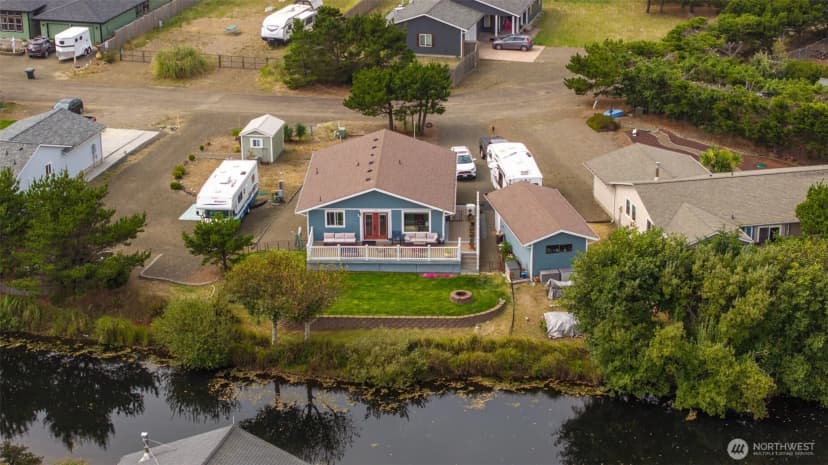 Property photo for 33018 G Place, Ocean Park photo 2