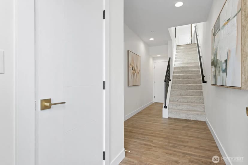 Property photo for 17116 35th Drive Se #b5, Bothell photo 3
