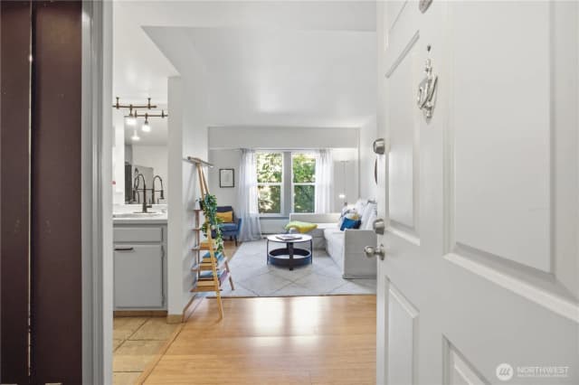 Property photo for 505 E Denny Way #a305, Seattle photo 3