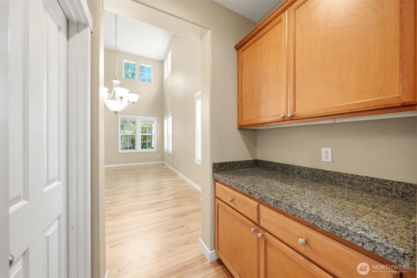 Property photo for 24750 Ne 3rd Place, Sammamish photo 10