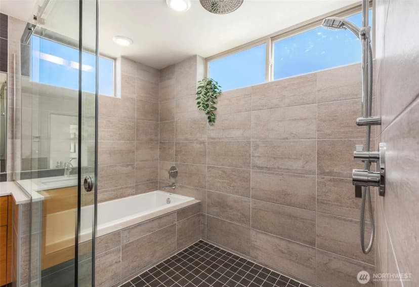 Property photo for 4112 Linden Avenue N #a, Seattle photo 18