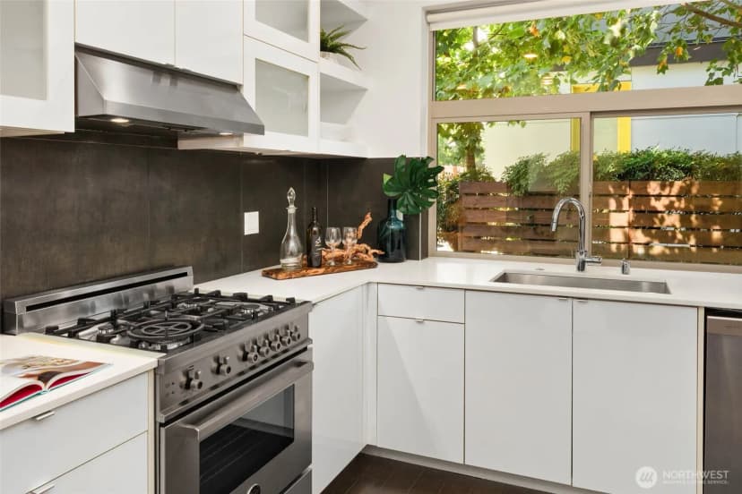 Property photo for 4112 Linden Avenue N #a, Seattle photo 11