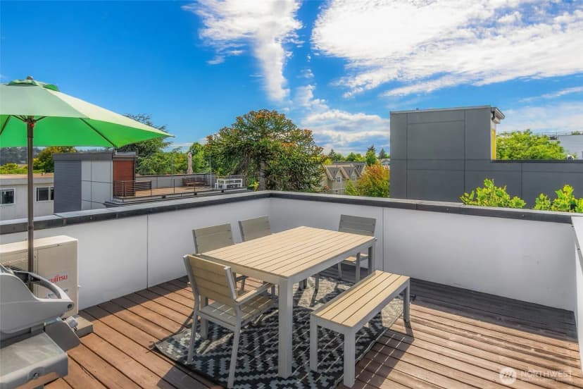 Property photo for 4112 Linden Avenue N #a, Seattle photo 3