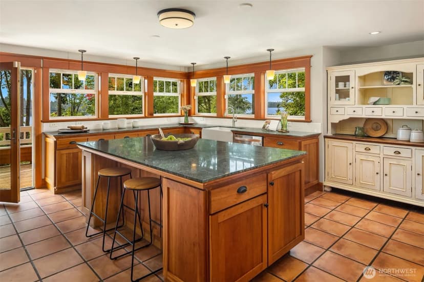 Property photo for 8105 Se 44th Street, Mercer Island photo 12