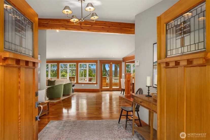 Property photo for 8105 Se 44th Street, Mercer Island photo 4