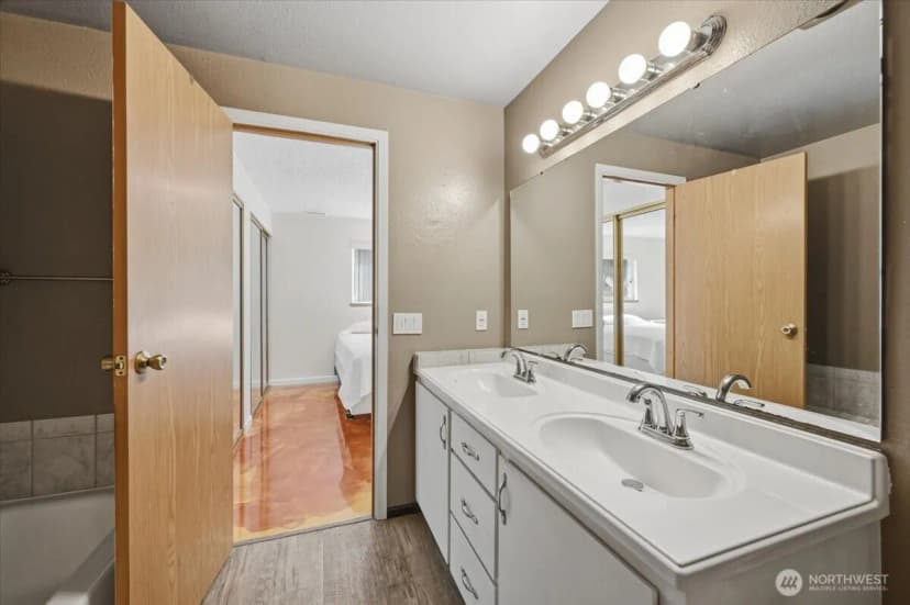 Property photo for 25813 117th Place Se, Kent photo 18