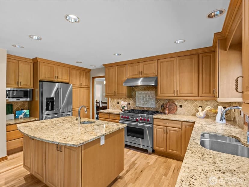 Property photo for 12017 93rd Place Ne, Kirkland photo 11
