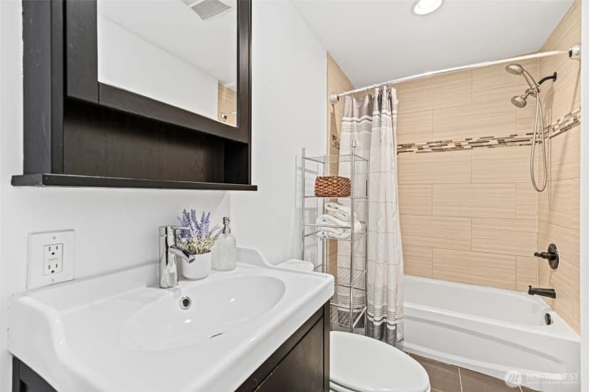Property photo for 10758 Ashworth Avenue N, Seattle photo 21