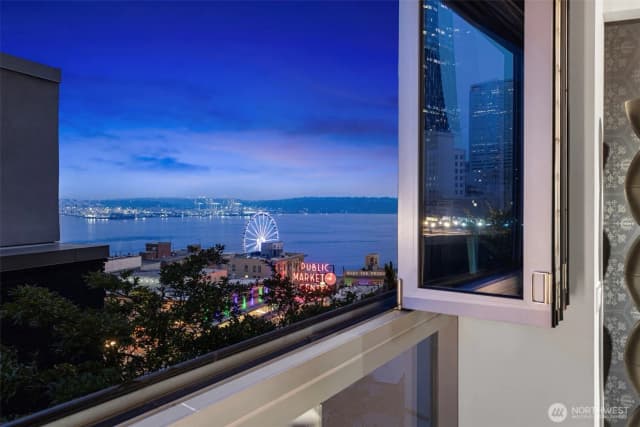 Property photo for 1521 2nd Avenue #802, Seattle