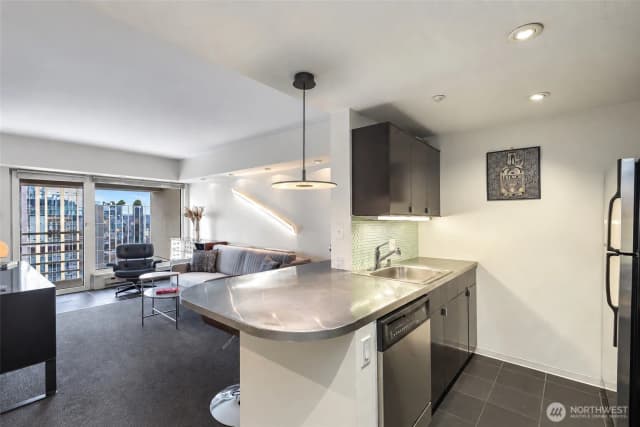 Property photo for 1415 2nd Avenue #2108, Seattle photo 5