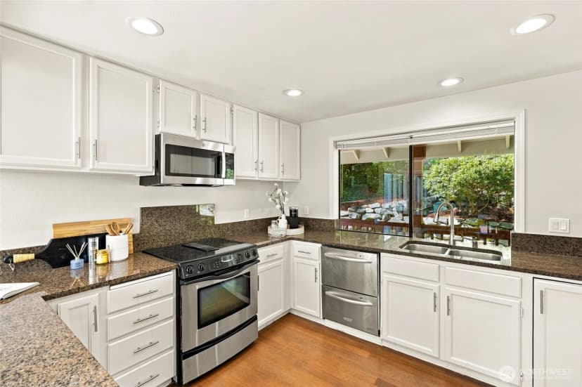 Property photo for 15135 62nd Avenue S, Tukwila photo 11