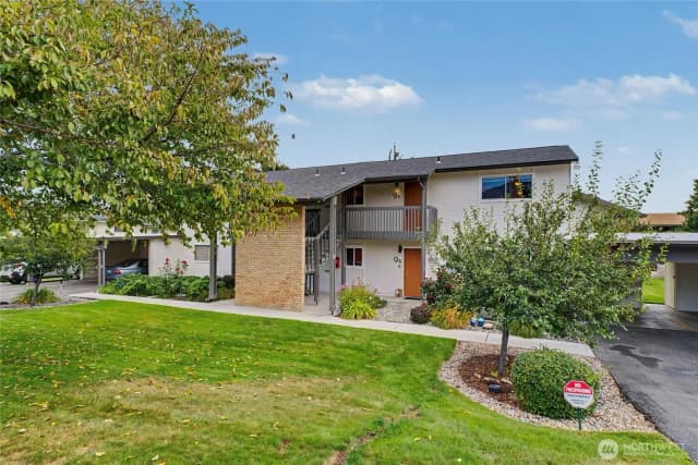 Property photo for 107 Schafer St #9b, Wenatchee photo 2