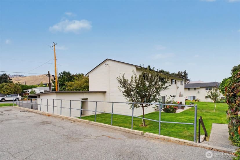 Property photo for 107 Schafer St #9b, Wenatchee photo 21