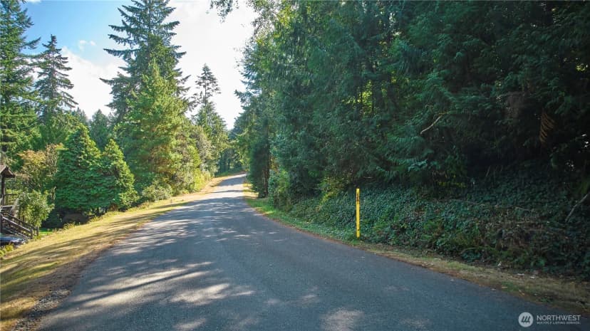 Property photo for 749 Ne Woods Court, Bremerton photo 2