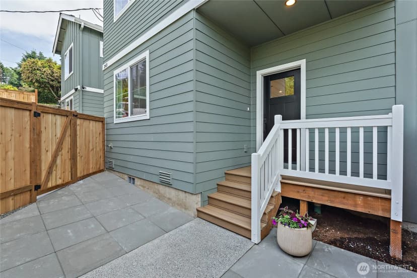 Property photo for 263 Nw 42nd Street, Seattle photo 2