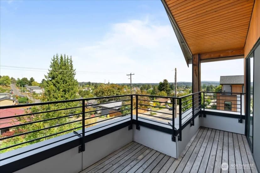 Property photo for 3821 S Cloverdale St, Seattle photo 22