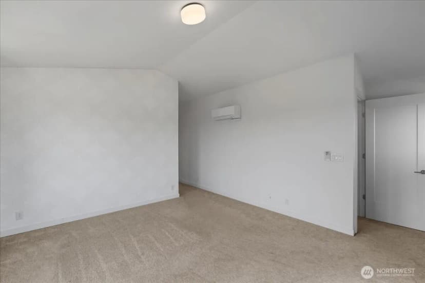 Property photo for 3821 S Cloverdale St, Seattle photo 26